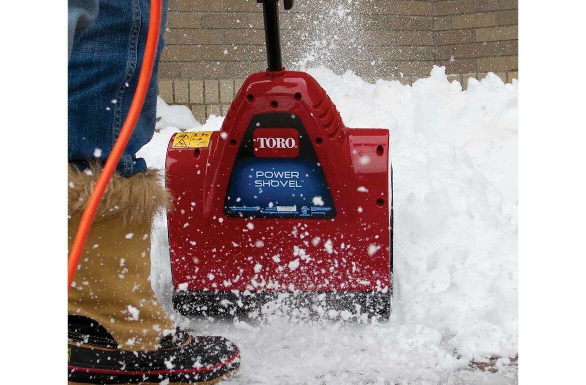 Toro 18 in. Power Curve 15 Amp Electric Snow Blower - 38381 thumbnail 9