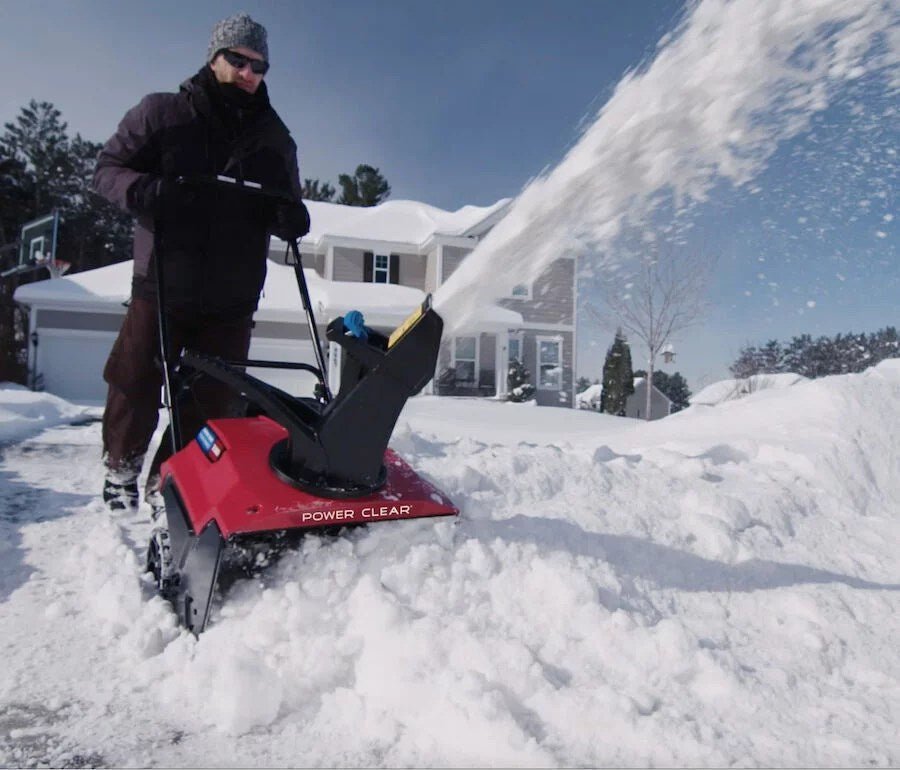 Toro Power Clear 721 E 21 in. Single-Stage Gas Snow Blower (38753) thumbnail 4